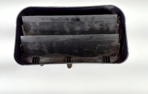 Citroen DS4 Quarter panel pressure vent 9658246080