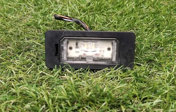 BMW 1 E82 E88 Number plate light 7193293