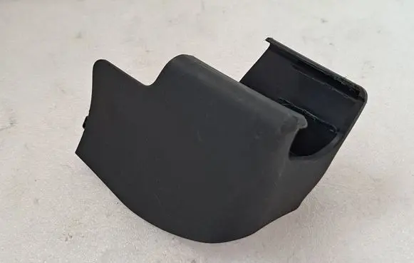 Toyota Avensis T270 Front passenger seat rail trim 7215805050C0 7215805050