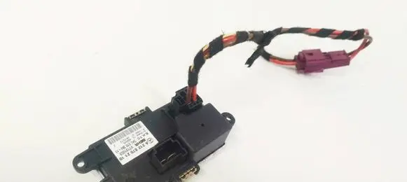 Mercedes-Benz E W212 Heater blower motor/fan resistor A2128702110 V7191003