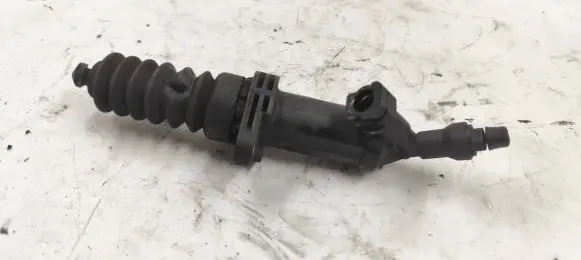 BMW 1 E82 E88 Clutch master cylinder 6785964