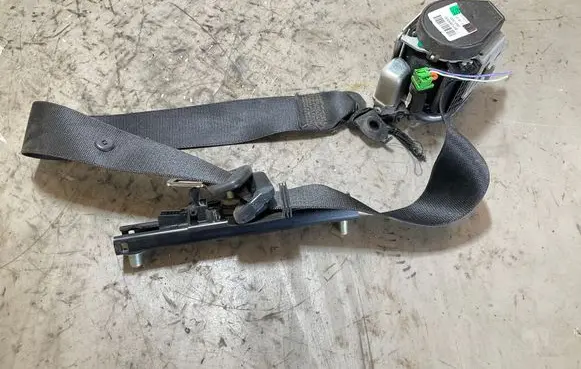 Mercedes-Benz Sprinter W906 Front seatbelt 601384300 000000