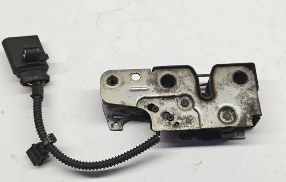 Volkswagen Touareg II Engine bonnet/hood lock/catch 7P0953236B