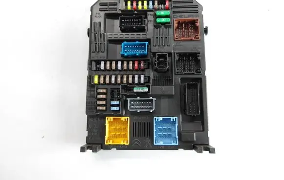 Opel Grandland X Fuse module 9830790580 2352043830 28625142