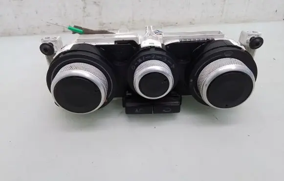 Volkswagen Golf IV Climate control unit