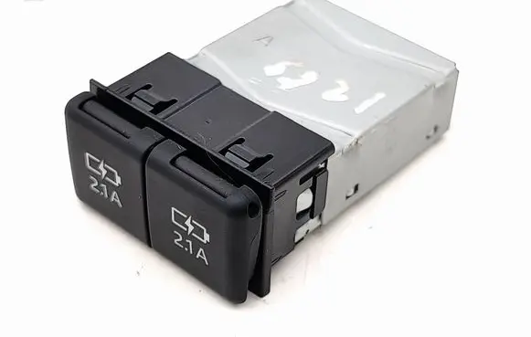 Toyota RAV 4 (XA50) USB socket connector 8553233020 20925 EN578