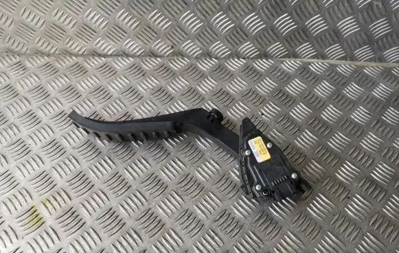 Audi Q7 4L Accelerator throttle pedal 7L0723507B