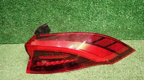 Maserati Grecale Rear/tail lights 670157329