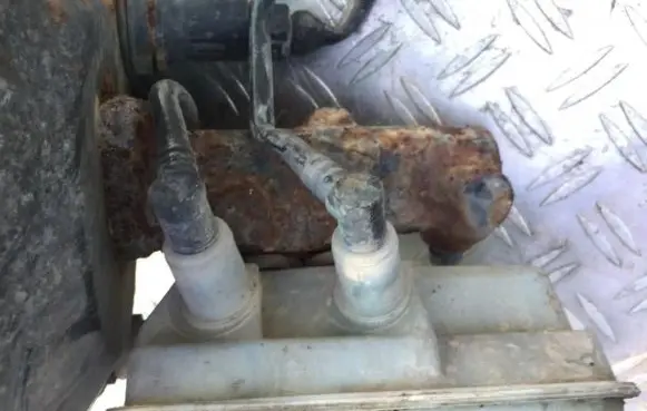 Renault Laguna I Master brake cylinder