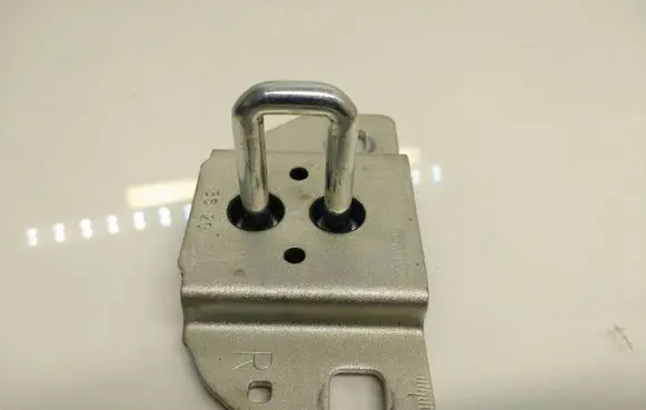 Mercedes-Benz EQC Loading door lock loop/hook striker A1667400032