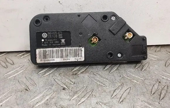 Volkswagen Eos Aerial antenna amplifier 1Q0035577