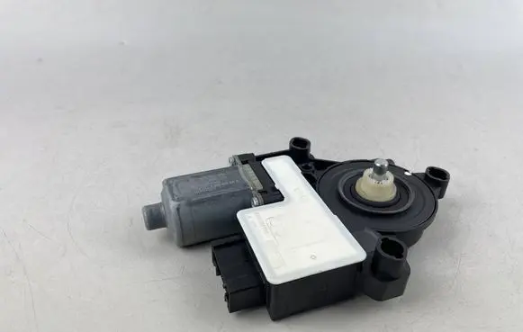 Seat Arona Front door window regulator motor 2Q2959405G