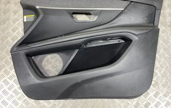 Peugeot 5008 Front door card panel trim B0004387