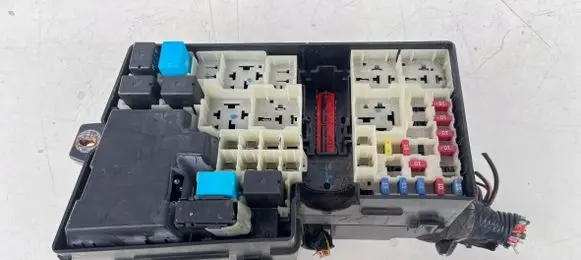 Mazda 3 Fuse box set 518818109