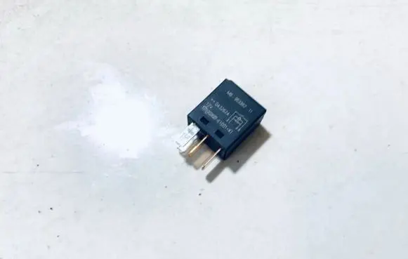 Mitsubishi Colt Other relay mb953382 043262a