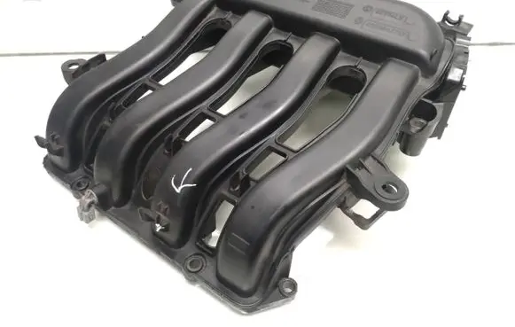 Renault Megane III Intake manifold 8200647713 8200719629