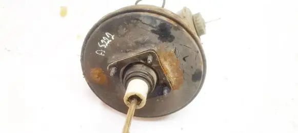 Volkswagen Golf III Brake booster