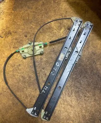 Audi Q7 4M Front window lifting mechanism without motor 4L0837461A 22092006 336204