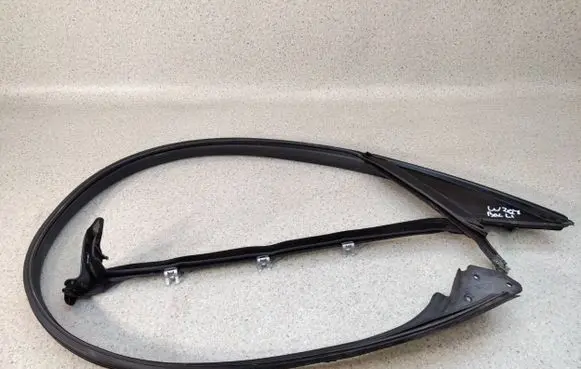Mercedes-Benz E A207 Rear door glass trim molding A2076700304