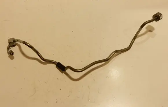 Fuel injector supply line/pipe