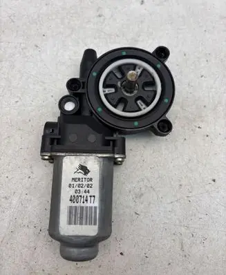 Nissan Primera Front door window regulator motor 400714T7