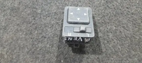 Toyota Avensis T220 Wing mirror switch 8487005020 84870-05020