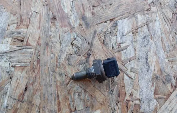 BMW 1 E81 E87 Coolant temperature sensor 1433076