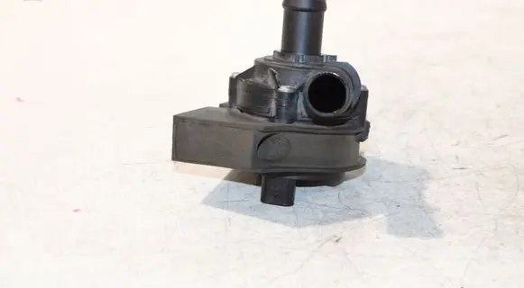 Volkswagen Golf VII Electric auxiliary coolant/water pump 5Q0965567