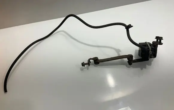 Mercedes-Benz E W211 Air suspension front height level sensor A0105427717 0105427717