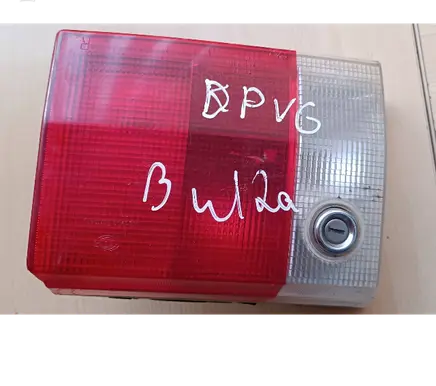 Audi 80 90 B3 Tailgate rear/tail lights 893945094