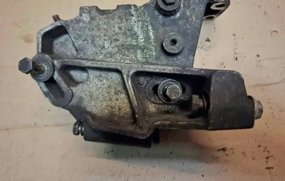 Mercedes-Benz W123 Power steering pump mounting bracket 6172360030
