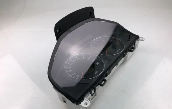 Volvo V70 Speedometer (instrument cluster) 31270899AA