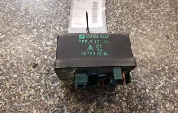 Peugeot 607 Glow plug pre-heat relay 9639912580