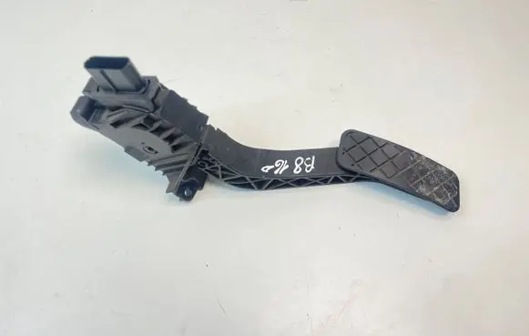Volkswagen PASSAT B8 Accelerator throttle pedal 5Q2721503D 6PV01062104