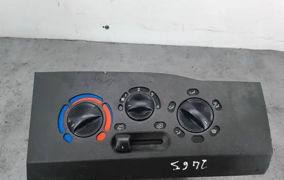 Iveco Daily 3rd gen Climate control/heater control trim 