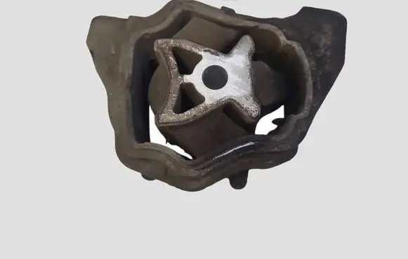 Volvo XC60 Engine mount bracket 31330138