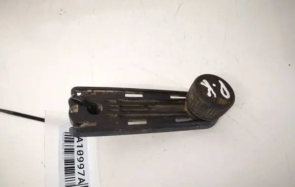 Volkswagen PASSAT B3 Front door window winding handle 357837581