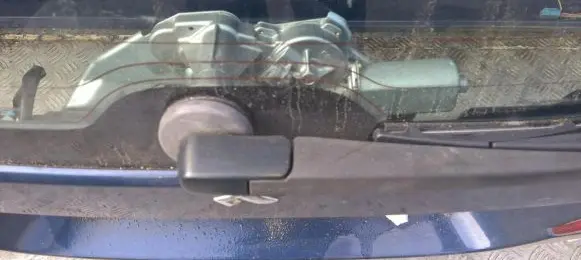 Suzuki Liana Rear window wiper motor 