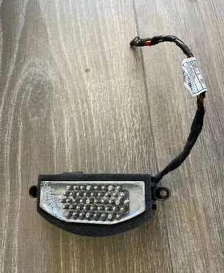 BMW 1 F40 Heater blower motor/fan resistor 7952061