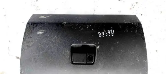 Mazda 626 Glove box