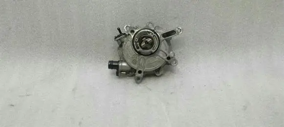 Mercedes-Benz CLS C218 X218 Vacuum pump A2762300165