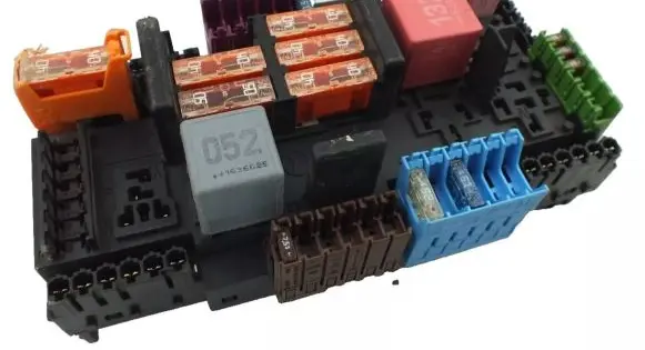 Mercedes-Benz E W213 Fuse module A2139068801