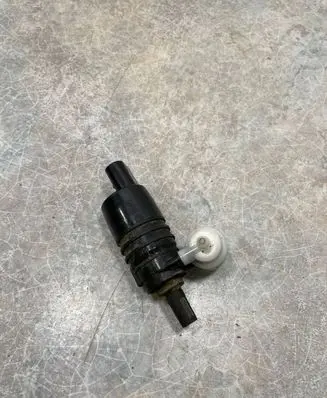 BMW X5 F15 Windscreen/windshield washer pump 7388349 67127388349