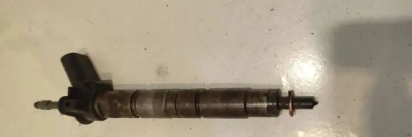BMW 7 F01 F02 F03 F04 Fuel injector 7805428