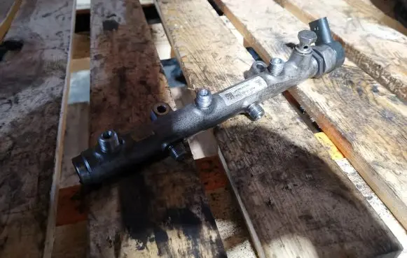 Audi Q7 4L Fuel main line pipe 059130090AH