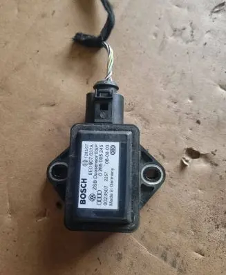 Audi A4 S4 B5 8D ESP acceleration yaw rate sensor 8E0907637A 0023507 0265005245