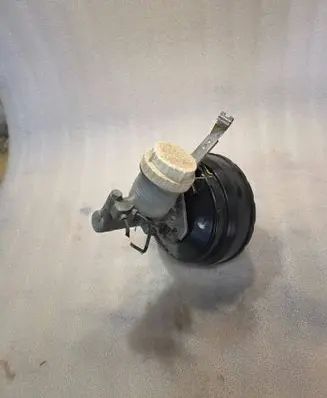 Mitsubishi Pajero Brake booster 