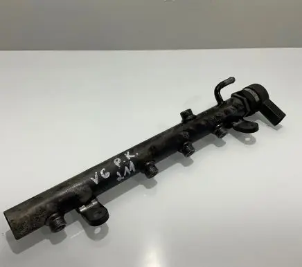 Mercedes-Benz E W211 Fuel main line pipe A6420700495 6420700495