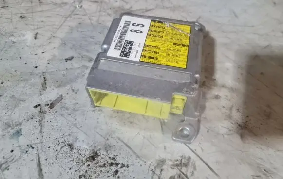 Toyota Prius+ (ZVW40) Airbag control unit/module 8917047760
