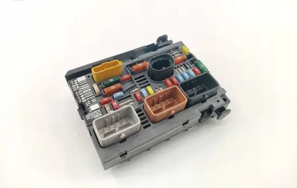 Citroen C4 Grand Picasso Fuse module 9664705980
